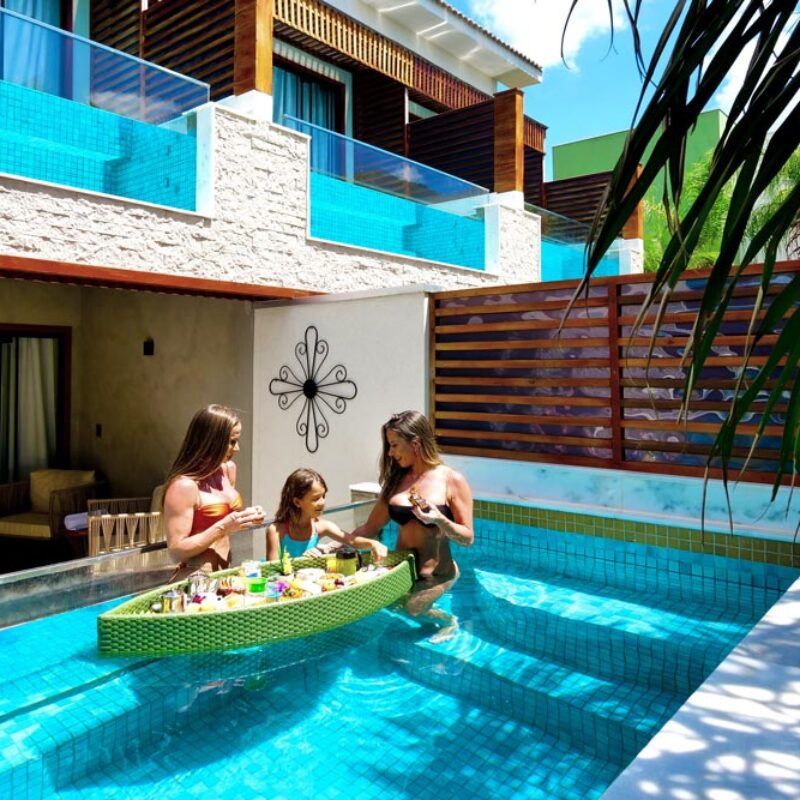 Café da manhã flutuante na Suíte Exclusive com Piscina Privativa Térrea | Arte da Natureza Bonito | Bonito/MS
