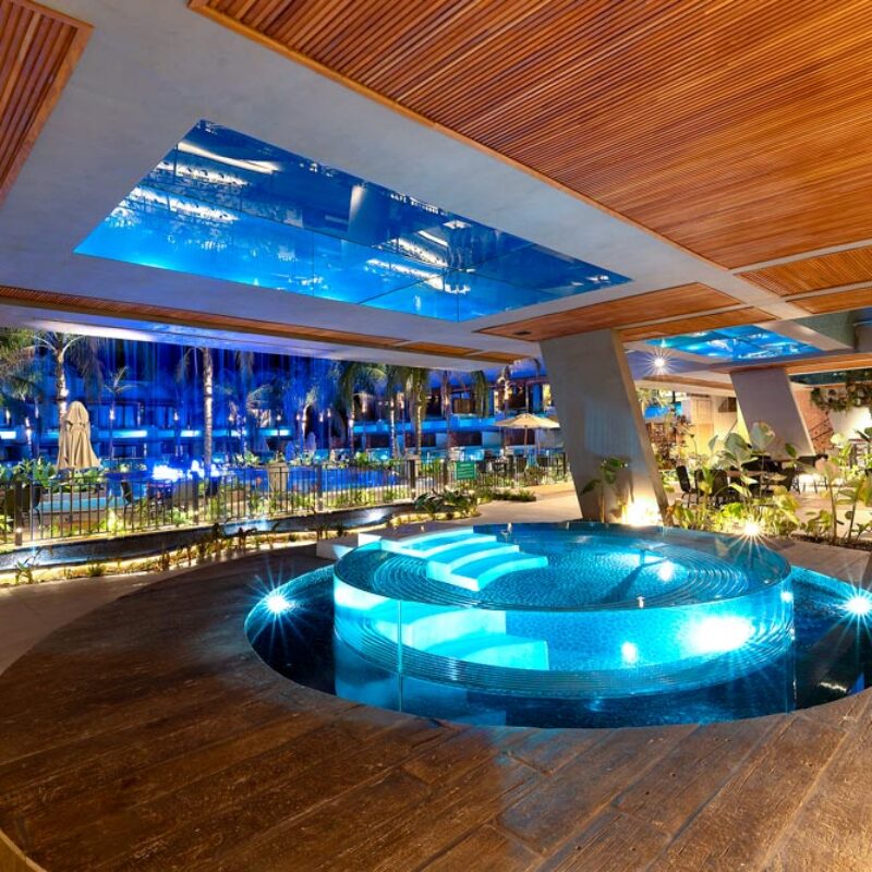 Jacuzzi transparente da Ala das Suítes Diamond | Arte da Natureza Hotel Bonito